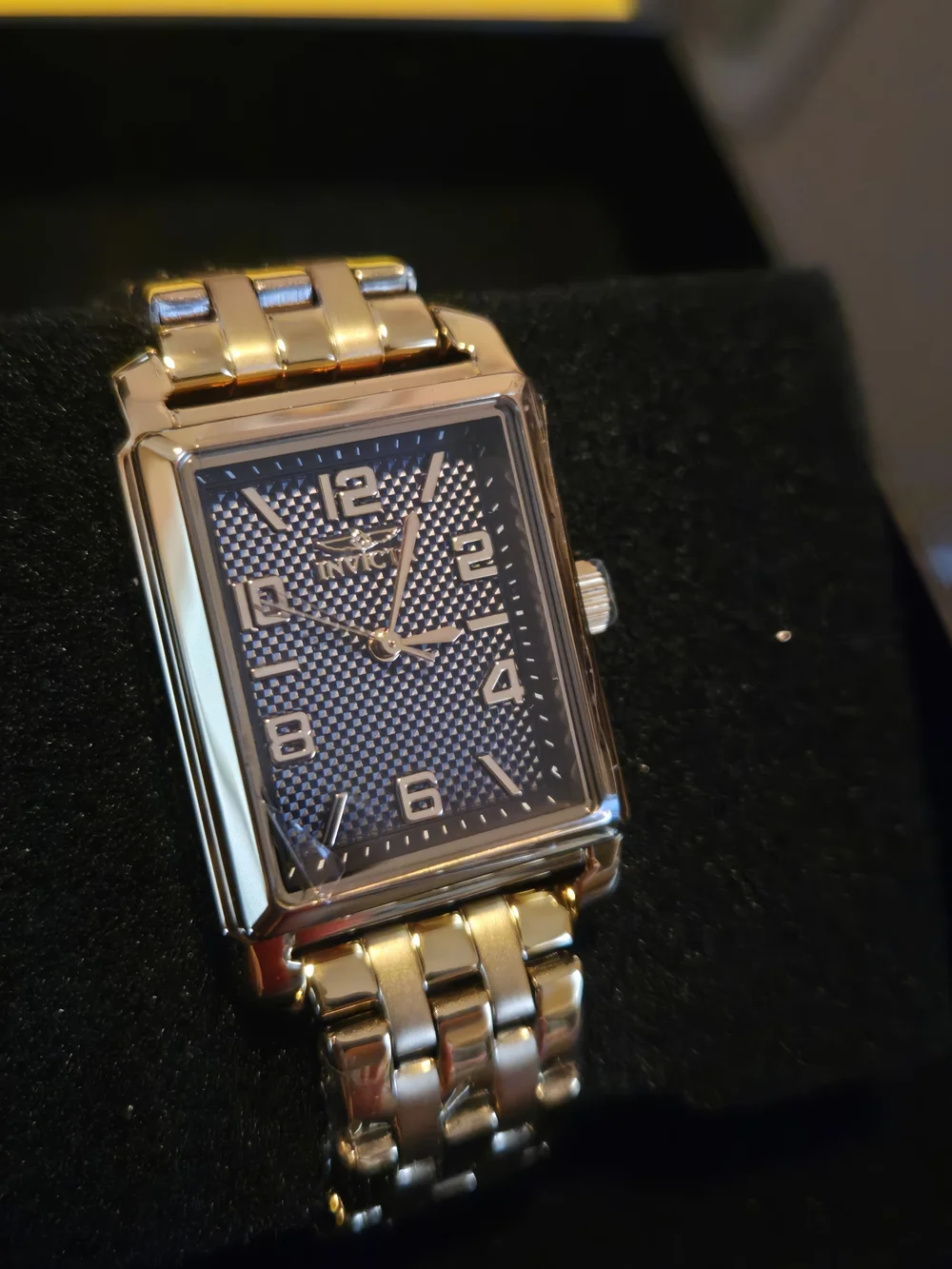 46664 Invicta Vintage Womens Watch Gold Tone Black Dial 24.5mm